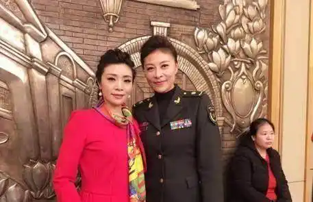 歌唱家李丹阳:在父母双双患癌的艰难岁月里,她的反哺让人动容_李盛