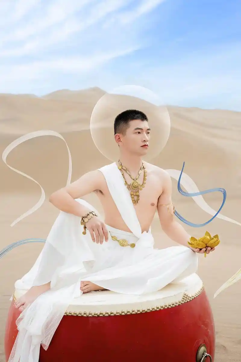 男士飞天 敦煌飞天写真.#热点 看他飞天而起,宛如 - 抖音