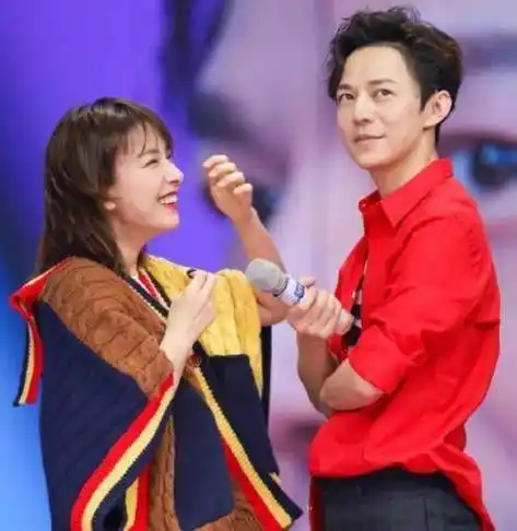 看完吴昕给何炅补发际线的效果,打扰了_网友_头发_节目