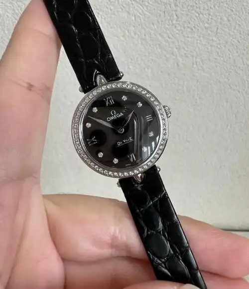 2折95新欧米茄瑞士蝶飞424.18.27.60.51.001精钢后镶钻石英女表