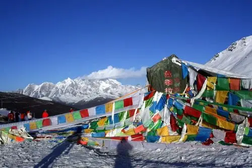 "海拔4599的色季拉山"