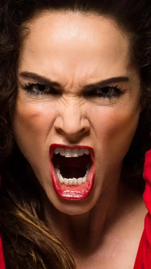 0000/5 1 2 3 4 5 ( 1 人评分) 所属分类:女孩 标签: 愤怒女性 原图