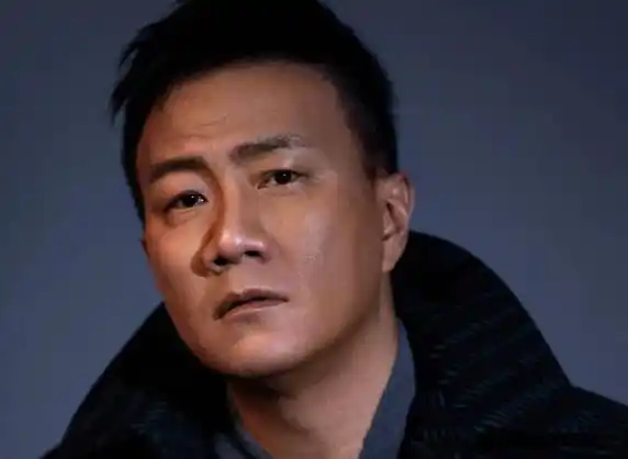 硬汉有千面,盘点娱乐圈最a男人胡军的硬汉形象_刘烨_来自_儿子