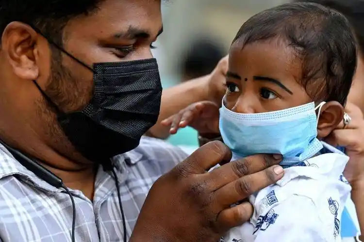 新冠"大角星"在世界多地蔓延 中国专家:对新变种不必恐慌_病例_美国