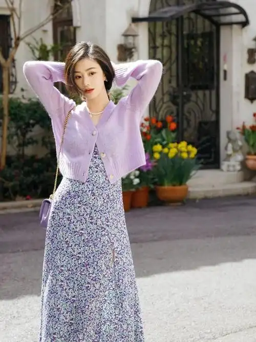 秋天选择短款针织开衫搭配,温暖又时髦,让你轻松穿出高挑好身材