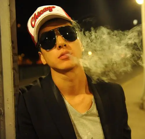 主题:提名男星帅帅的抽烟图(禁流量禁黑) [65]收藏该贴已收藏只看楼主