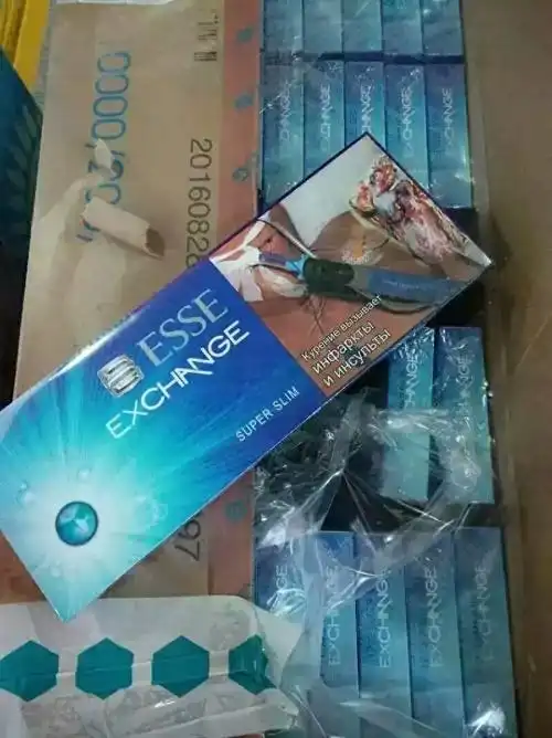 "爱喜"牌香烟的种类繁多,毛所长就不一一介绍了,简单的说就是韩版和