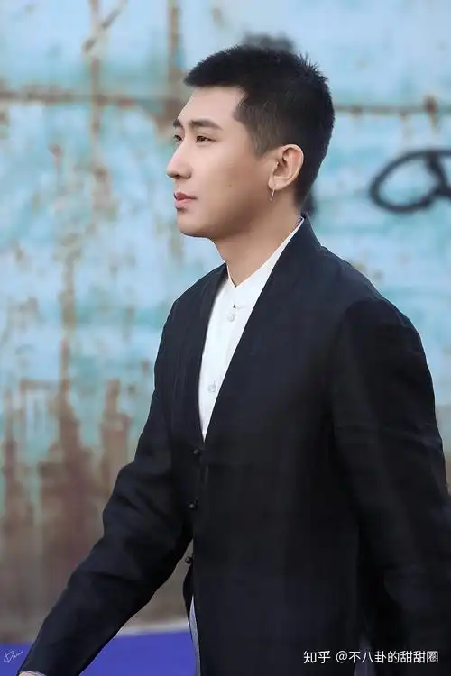 有没有德云社尚九熙的绝美图片? - 知乎