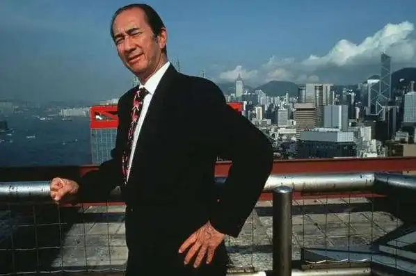 身高165cm何超莲,1991年5月9日出生于中国香港,是澳门赌王何鸿燊和三