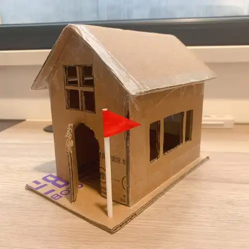 小朋友的幼儿园手工作业,足足搞了两个小时#纸箱改造  #亲子手工