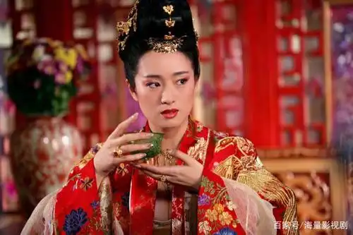 盘点巩俐最美的古装造型图片,霸气经典巫行云,清新脱俗秋香