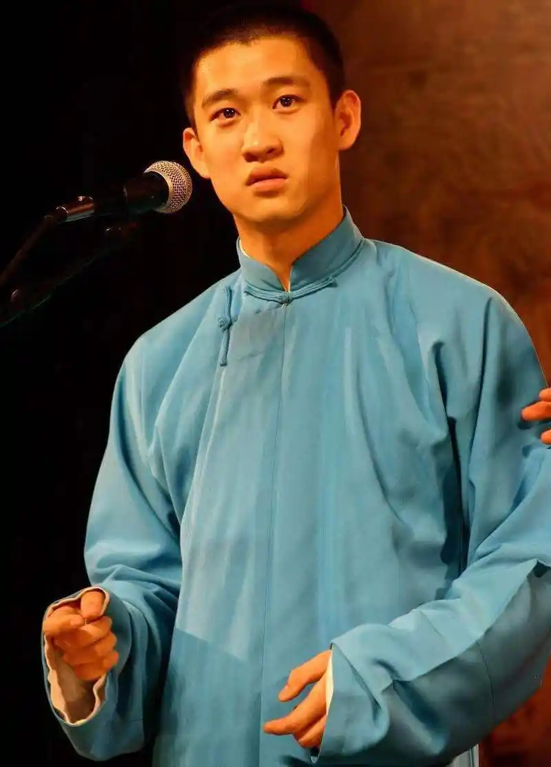 曹云金晒出德云社老照片,引起一波回忆杀,网友:"难道后悔了"