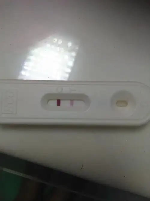 早早孕试纸这样的颜色怀孕的几率大吗?