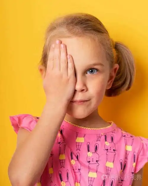 手捂眼睛卡通图片,双手捂眼睛图片可爱-图片大观-奇异网