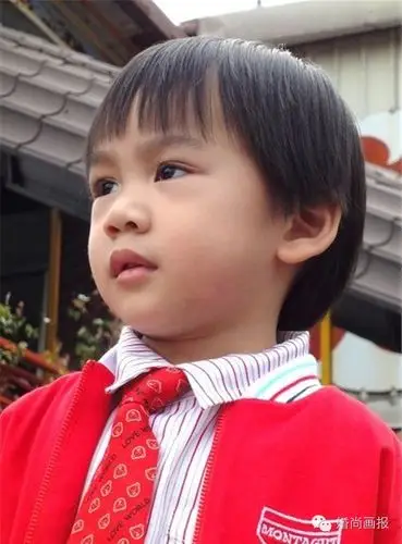 多爸多妈的小女儿首次曝光,盘点生娃靠"复制粘贴