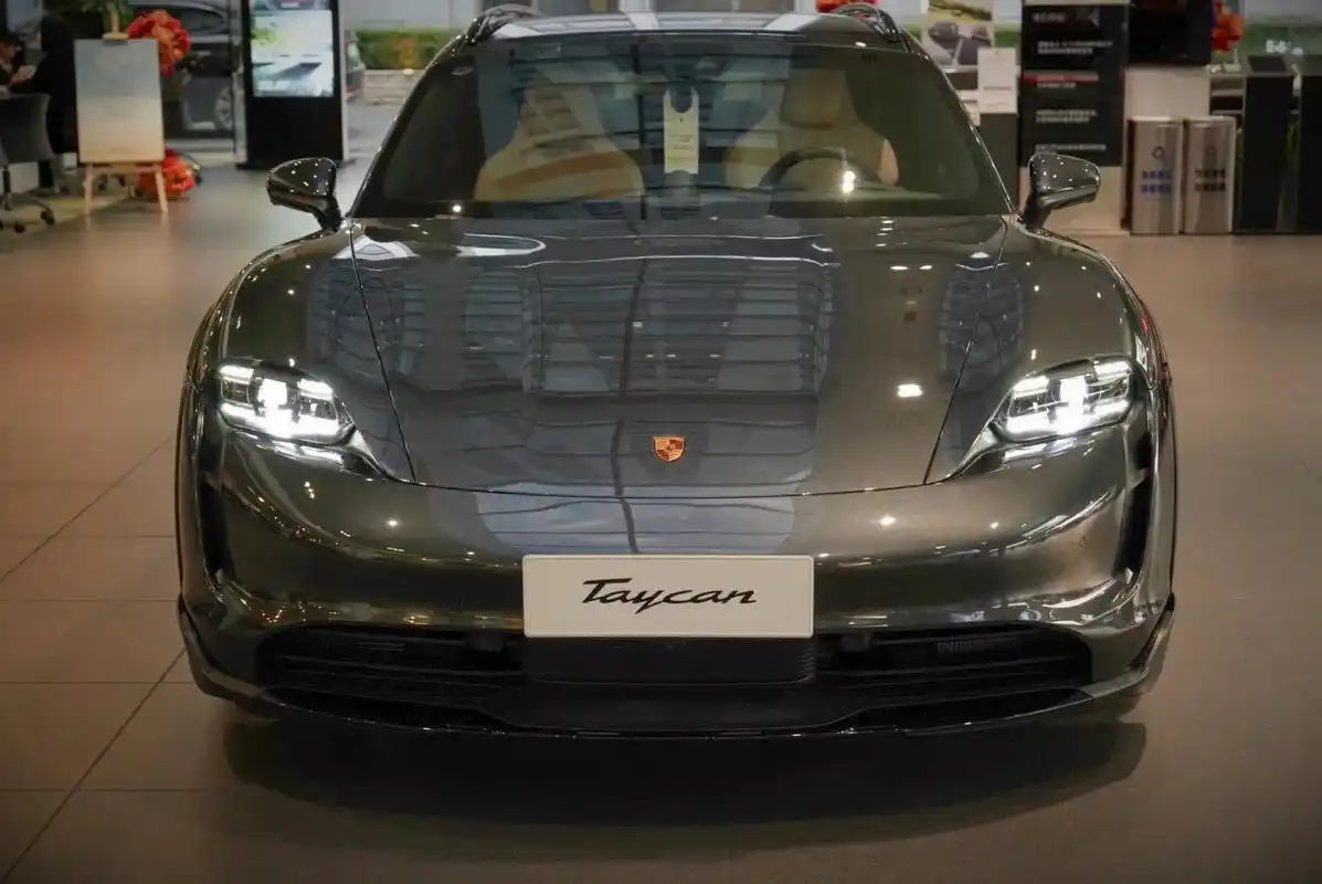 保时捷taycanturismo