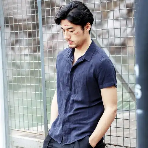 纸间2021夏季新款亚麻短袖男士衬衫白色修身薄款文艺青年休闲衬衣