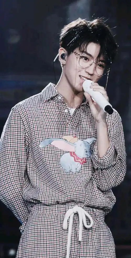 其实王俊凯杨幂有点啥的传闻也不是现在才有的,之前出来的时候就说过