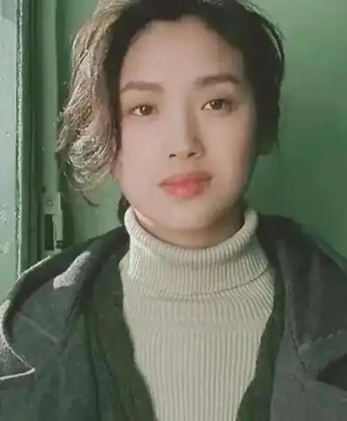 吴倩莲15张精美的照片