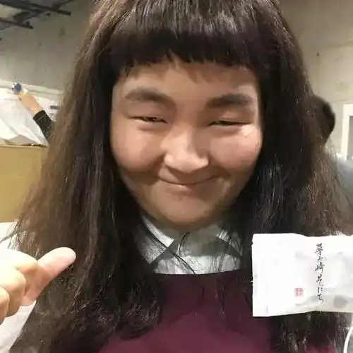 九妹知道了,那张素颜照一定不是她本人,或者说,她先把自己往