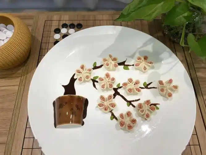 大家精心制作各种花式面点,蛋饺,摆盘新颖,创意十足,展现女性指尖上的