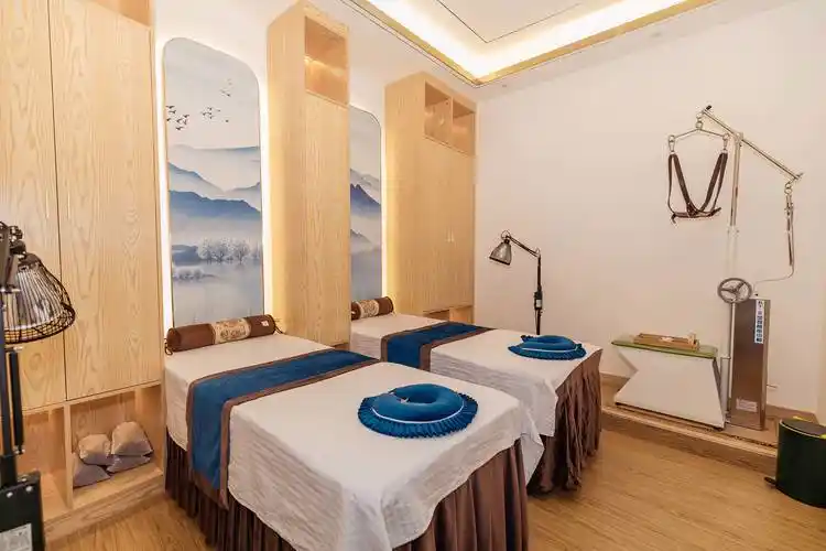 悦莱弘康中医诊所-承诺式中医健康管理专家