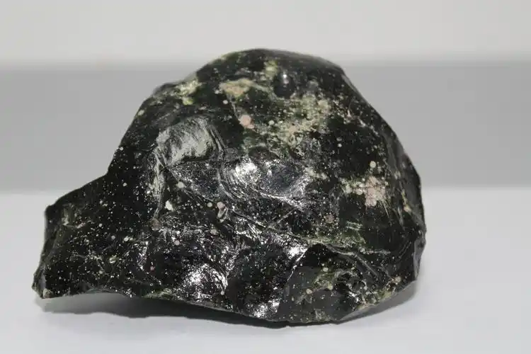 珍贵玻璃陨石glassmeteorite