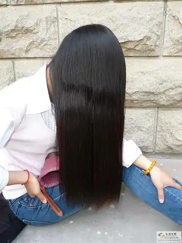 河南某高校大三女生超丰厚长发----------美的让人心醉