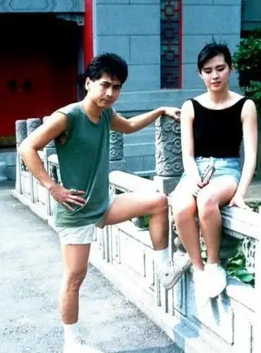 王祖贤经历了三段感情之后,现如今53岁的她依然像个20岁少女!