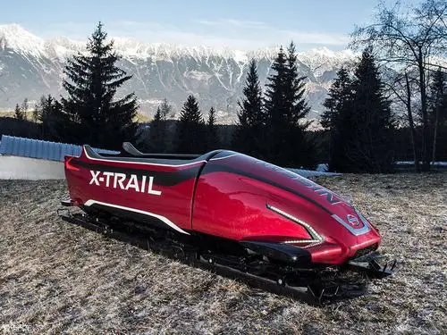 近日,不务正业的日产发布了全球首款七座有舵雪橇.