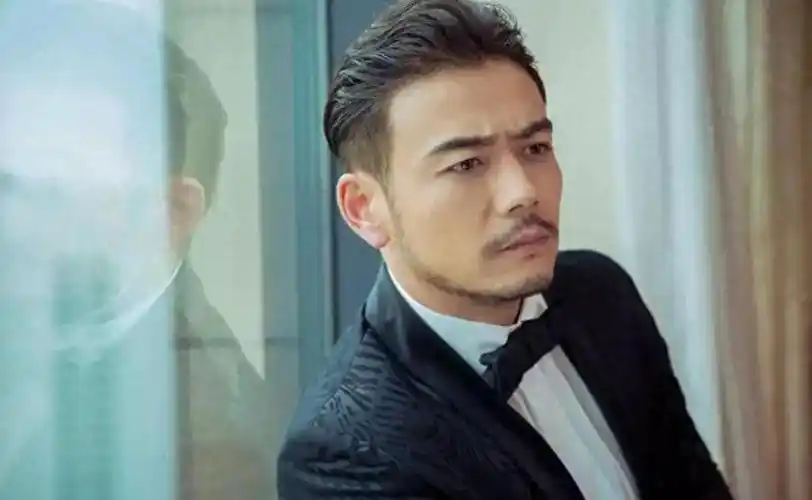 从爆红到突然消失杨烁终究为自己的狂妄自大买了单