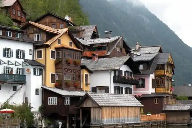 奥地利的这座古老小镇,宛如童话世界,被称为"史上美的小镇"