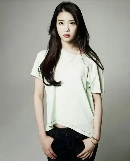 28岁的iu,一位从20次失败和亲戚的嘲笑中,站起来的"巨人"女孩