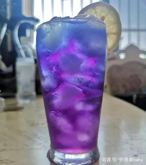 星空气泡水,今年夏天流行的星空饮品,了解一下