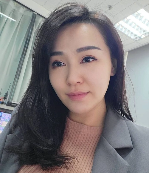 这次转行,黄颖君欣慰的表示:不论前公司,家人都好支持我,鼓励我去试