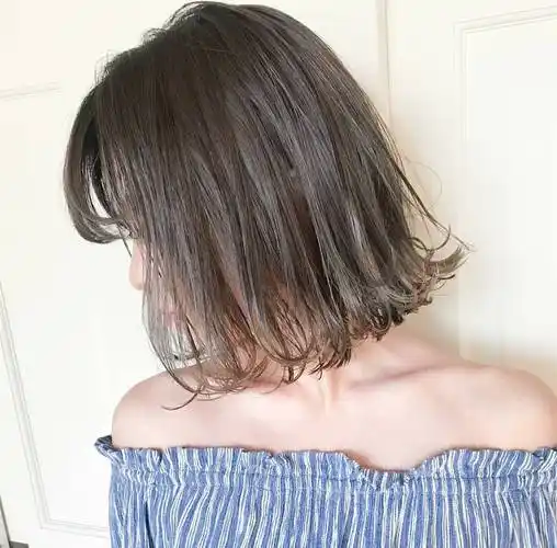短发容易打理又流行的造型-翻翘