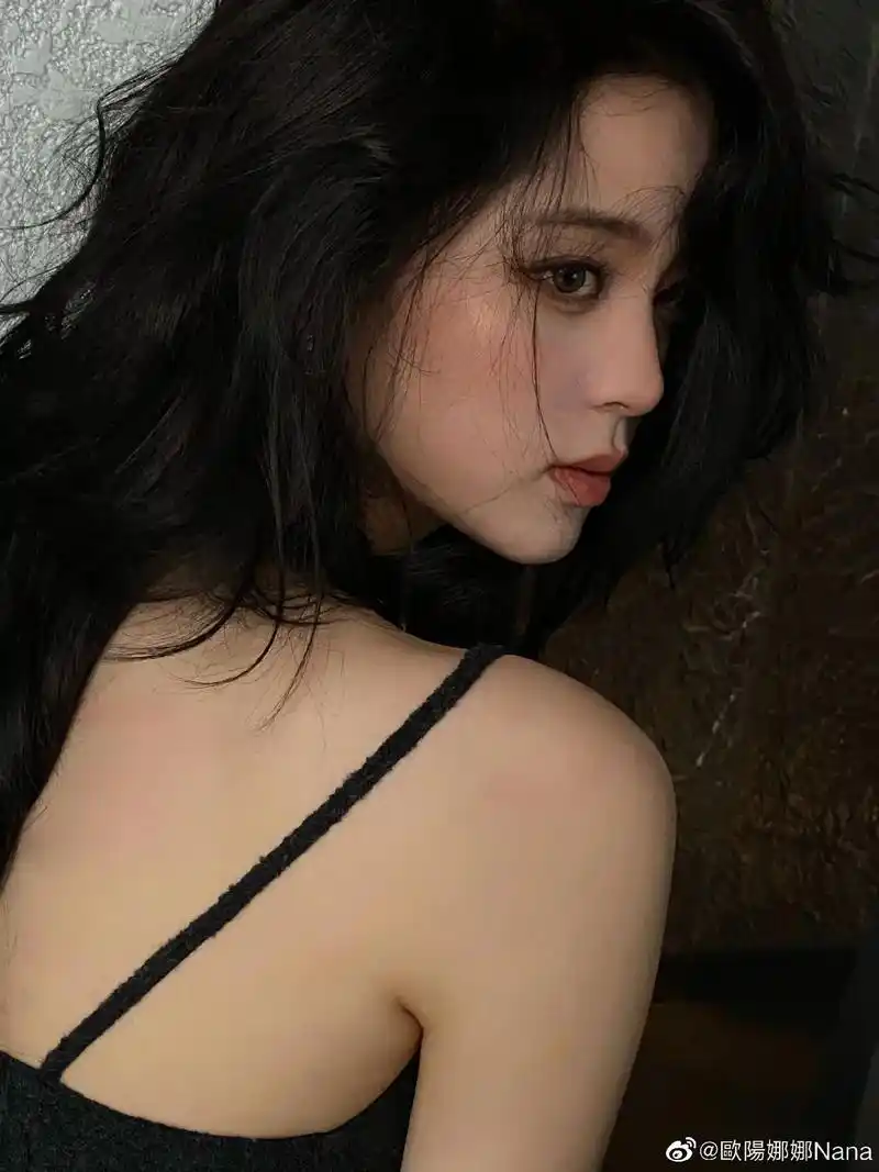 为了听这首歌找了一些喜欢的照片.喜欢的娜娜和妹妹#欧阳娜娜  - 抖音