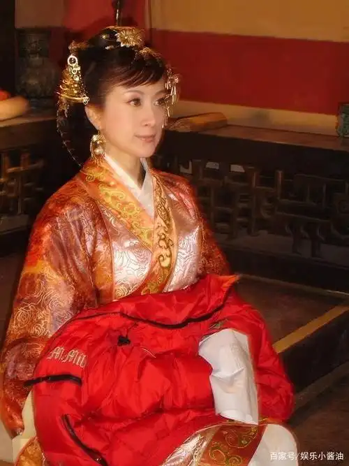 金巧巧十二个古装角色,你觉得最美的是"孔雀公主"吗?