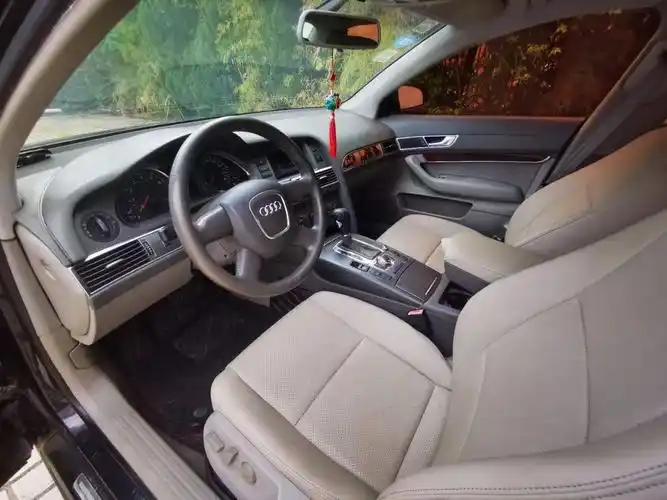 奥迪 奥迪a6l  2006款 a6l 2.4 无级 尊贵型(改款)图片