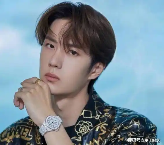 发布者回应班级购买王一博同款,售价比官方还高,网友呼吁彻查_视频