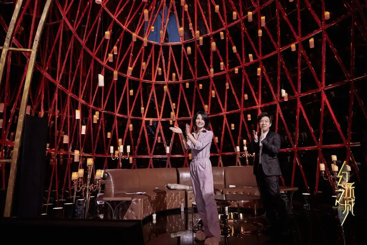 幻乐之城今晚首播王菲黄渤携唱演人开启幻乐大秀易烊千玺演绎新歌舒适