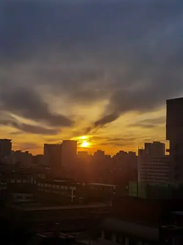 窗外的风景清晨与黄昏