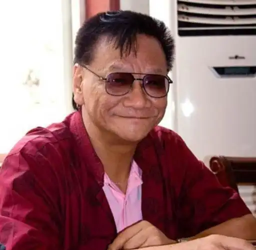 回顾去世后无子女送终的6位男星以为风光一生其实惨淡收场