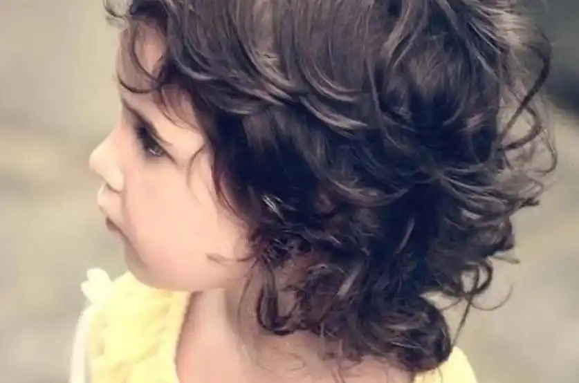 自来卷适合剪短发吗?