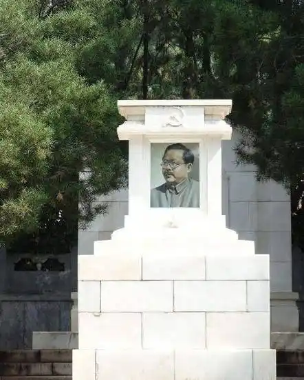 八宝山有什么来历为什么名人烈士要在这里安葬呢