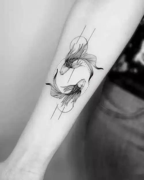 锦鲤象征好运的纹身图案