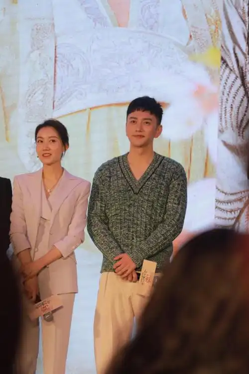 王仁君清爽亮相知否发布会12月25日开启完美大哥的开挂人生