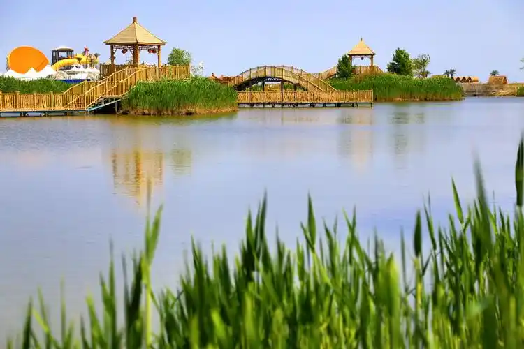 新疆博斯腾湖景区"五一"全面开放