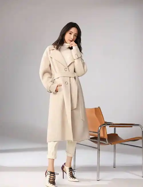 38岁林依晨晒近照,大冬天泡温泉,网友:这是新型保养方式吗_感觉_穿着