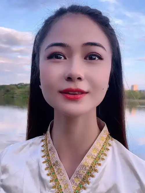 缅甸戚薇今天好漂亮好清纯